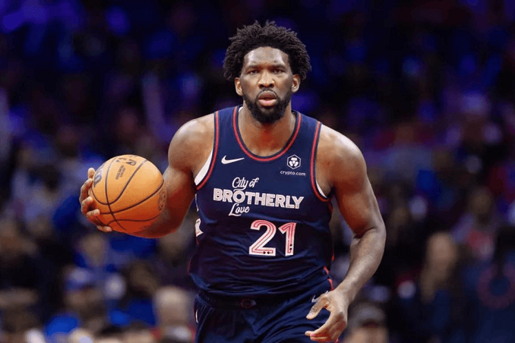 Philadelphia 76ers taistelee Miami Heatin kanssa pudotuspelipaikasta